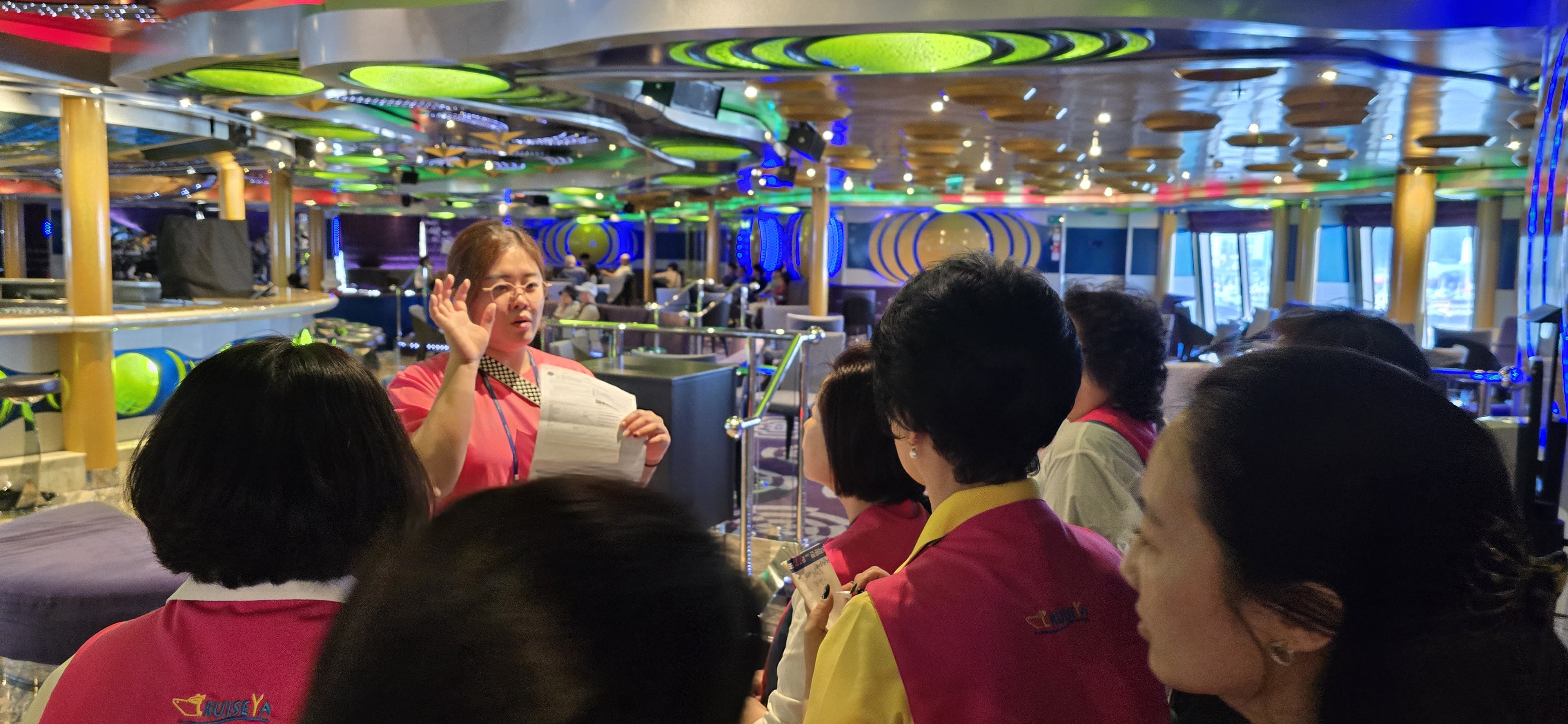 고민하는 사람 이미지